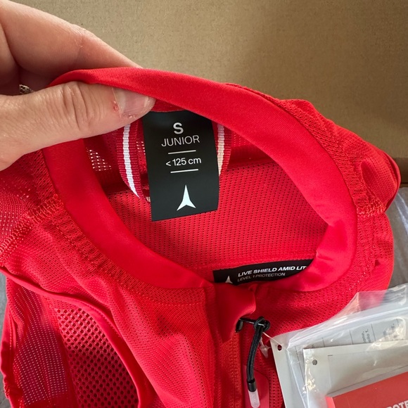 Kids Back Protector - Red - Picture 3 of 6